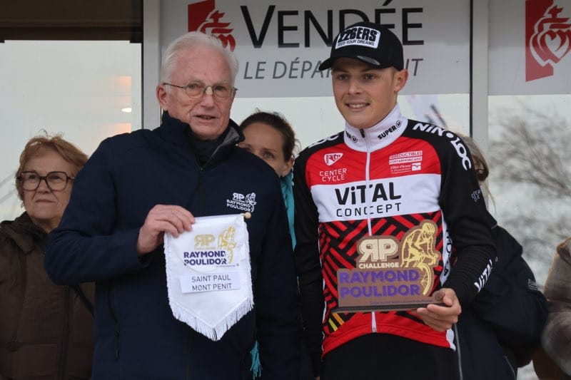 Nolan Mahoudo, sur le podium d'une épreuve du Challenge Raymond Poulidor.