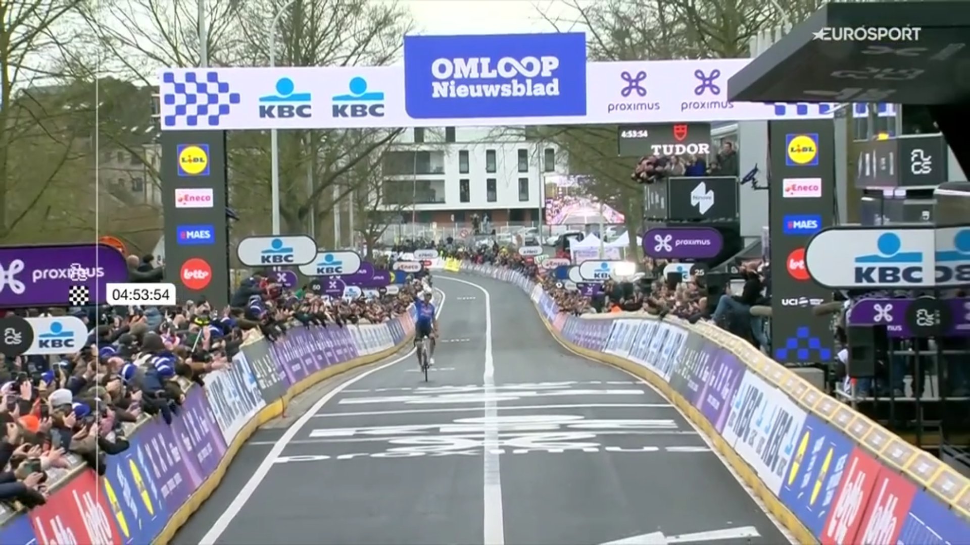 Mathieu van der Poel (Alpecin–Deceuninck), vainqueur de l’Omloop Nieuwsblad 2026.