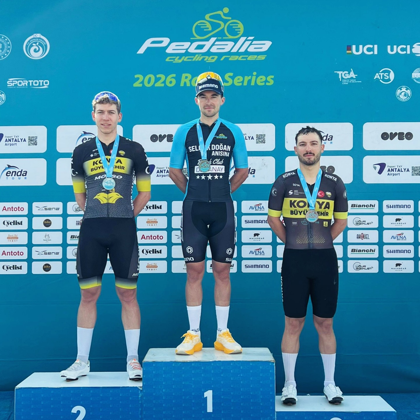 Pierre Barbier sur le podium du Grand Prix Alaiye après sa victoire en Turquie.