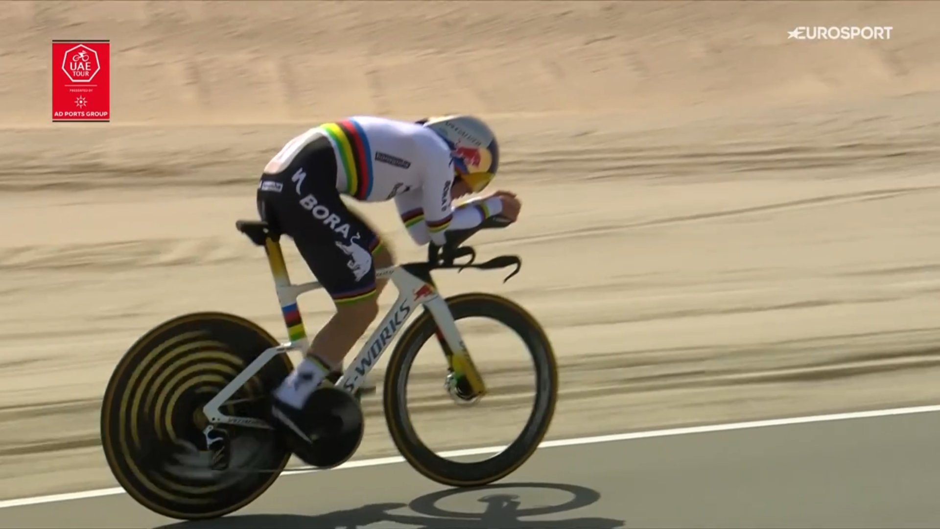 Remco Evenepoel lors du contre-la-montre de l’UAE Tour
