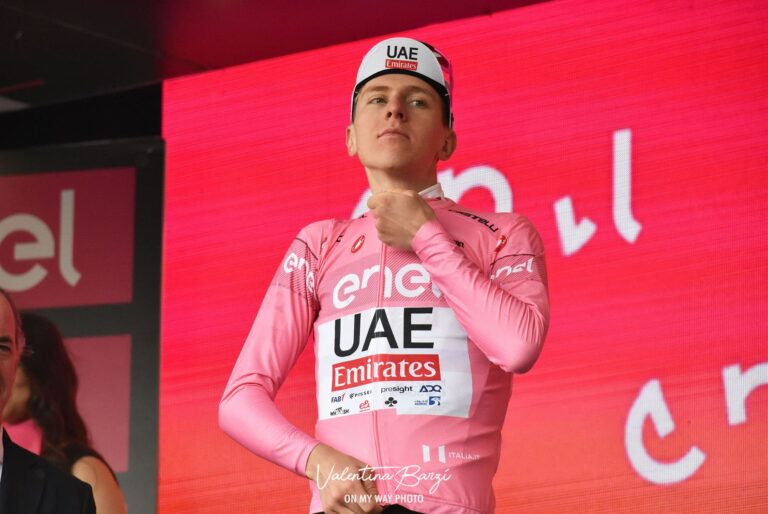 Tadej Pogačar en course lors d’une épreuve du calendrier UCI