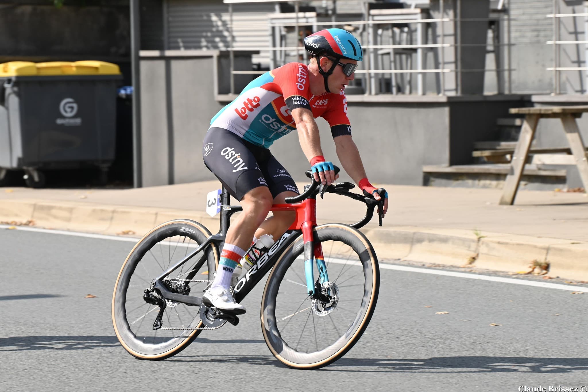 Lionel Taminiaux en course avec Lotto en 2025