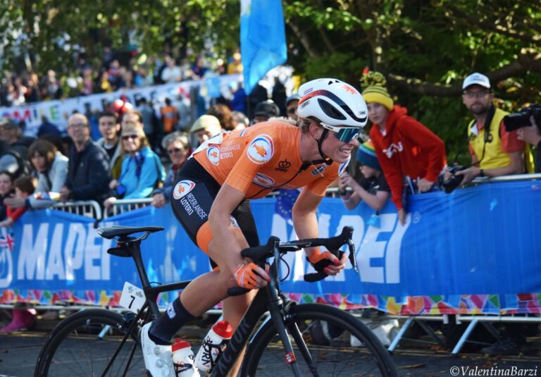 Demi Vollering avant la Setmana Ciclista Valenciana 2026