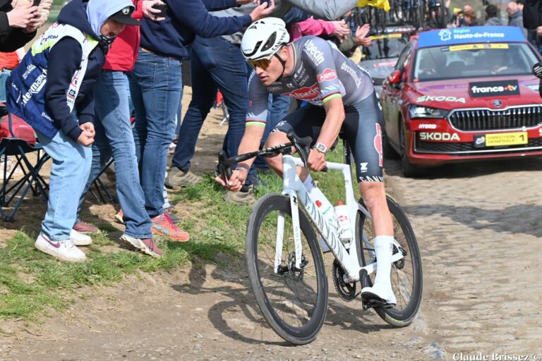 Mathieu van der Poel lors d’une course sur route en Belgique