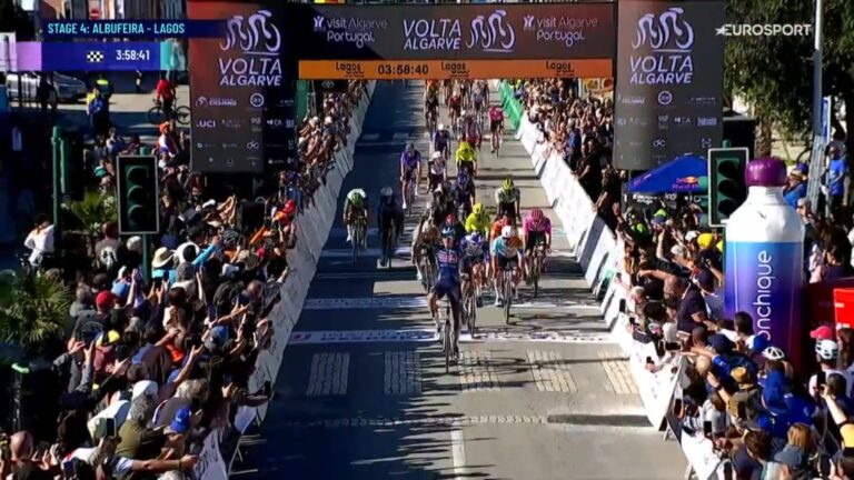 Paul Magnier lors d’un sprint sur une course professionnelle