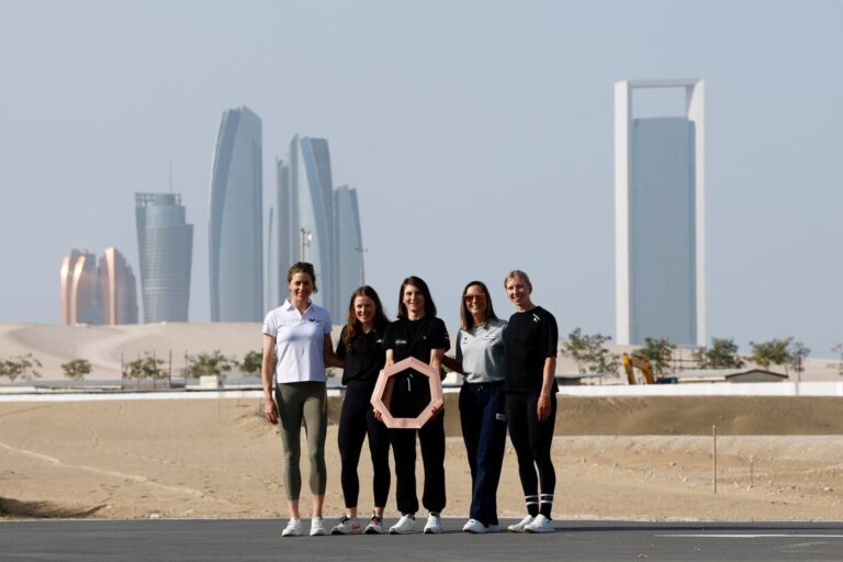 Coureuses présentes avant le départ de l’UAE Tour Women