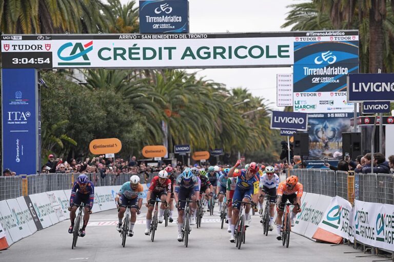Jonathan Milan après sa victoire d’étape sur Tirreno-Adriatico