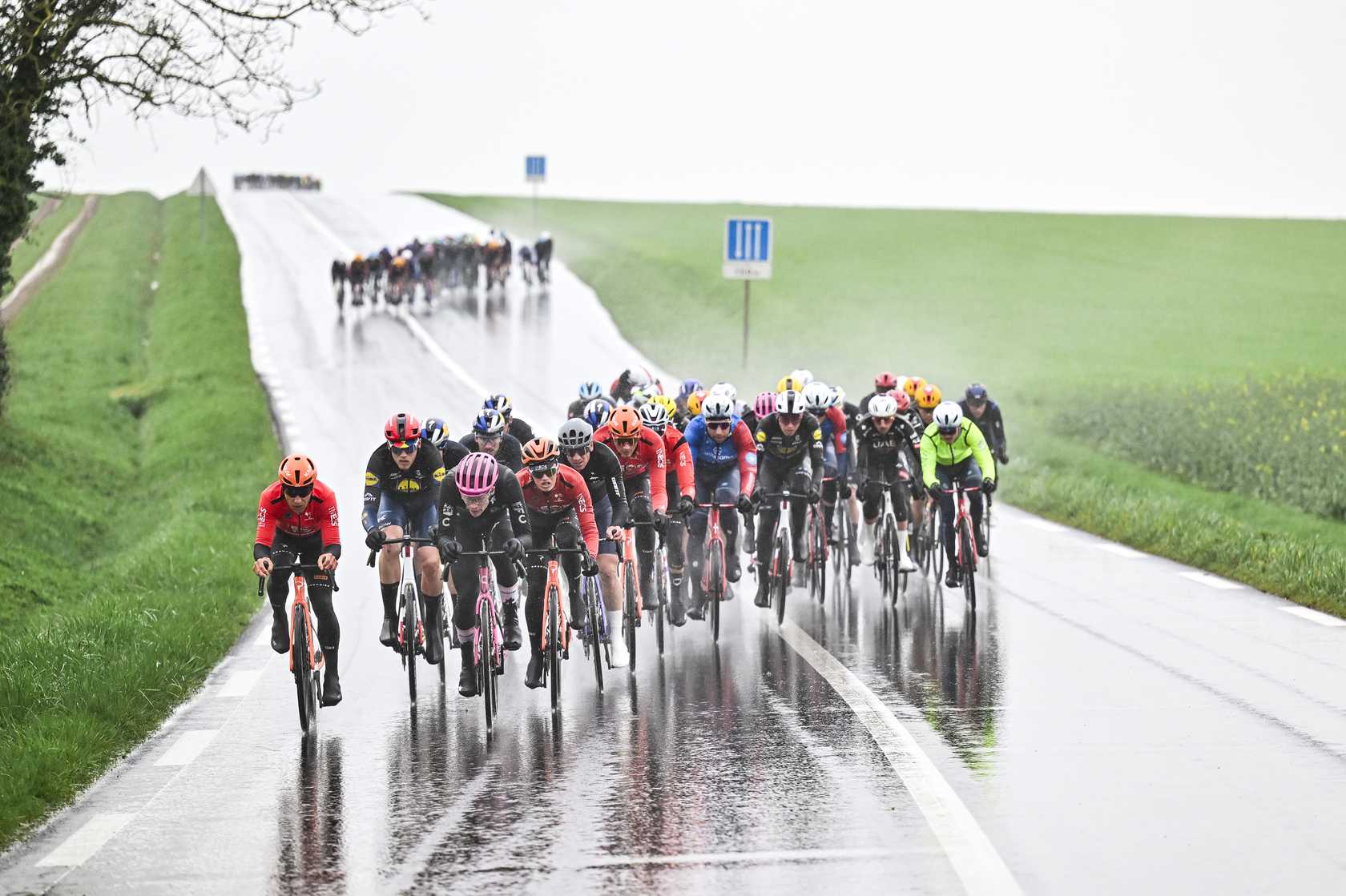 Daan Hoole blessé après une chute lors d’une étape de Paris-Nice