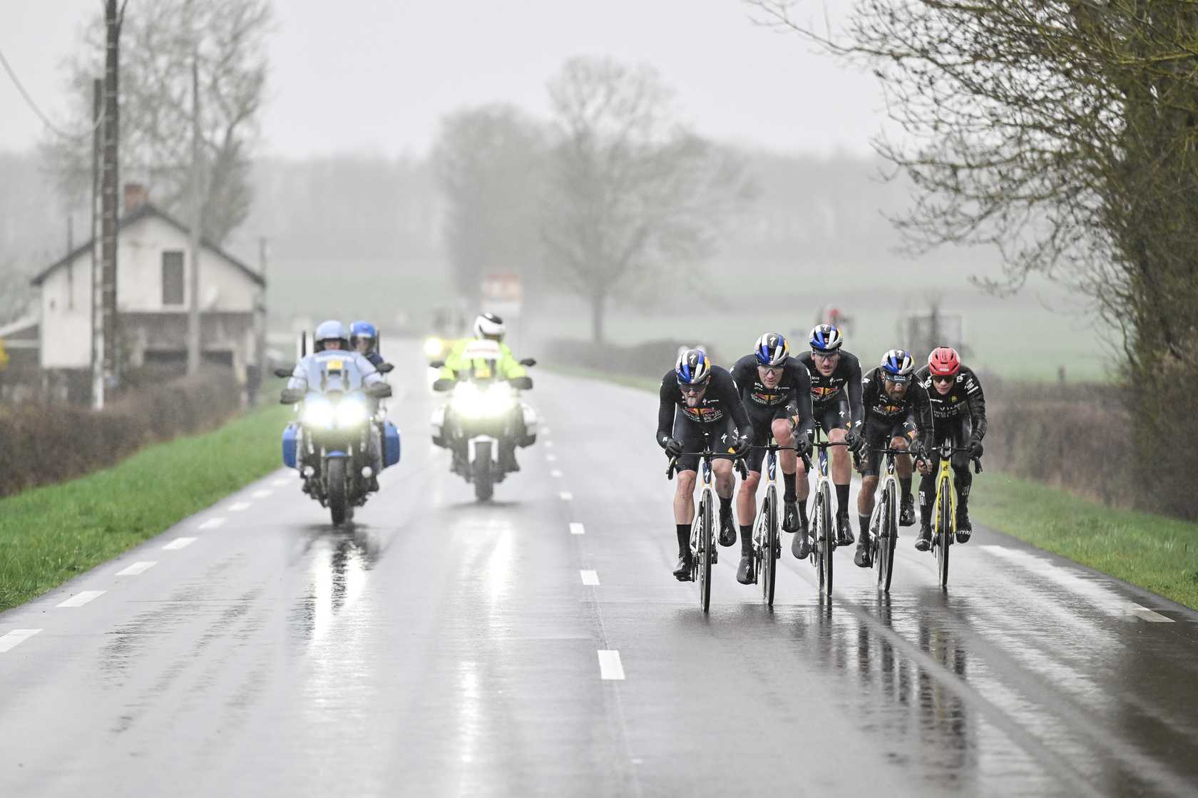 Jonas Vingegaard dans le peloton lors d’une étape de Paris-Nice