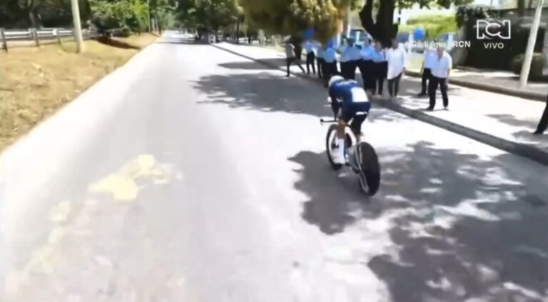 Walter Vargas en effort lors d’un contre-la-montre