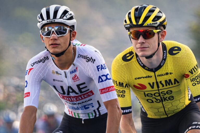 Isaac Del Toro et Jonas Vingegaard lors d’une course WorldTour