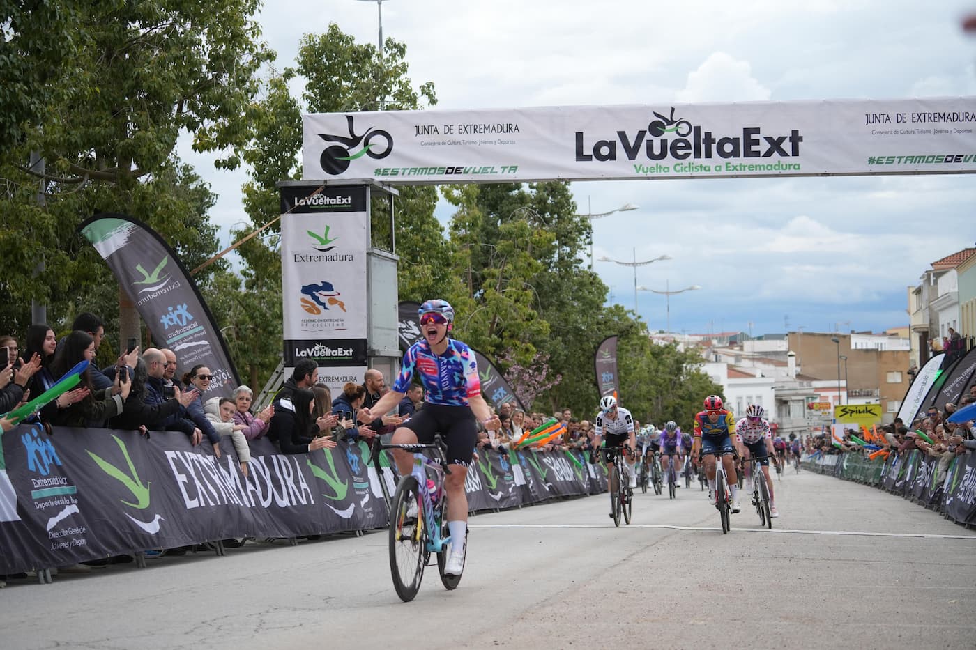 Arrivée de Chiara Consonni sur une étape de la Vuelta a Extremadura Femenina