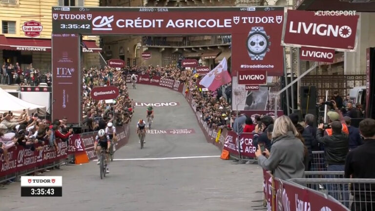 Elise Chabbey victorieuse des Strade Bianche Femmes