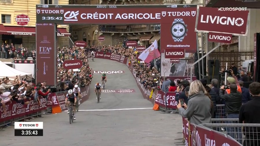 Elise Chabbey victorieuse des Strade Bianche Femmes