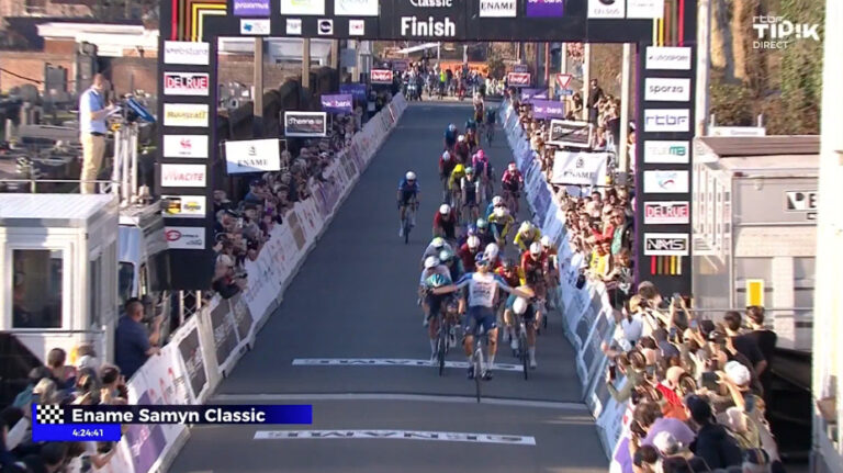 Arrivée au sprint de Jordi Meeus lors de l’Ename Samyn Classic