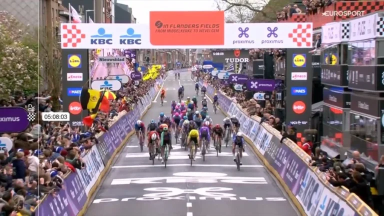 Jasper Philipsen victoire sprint In Flanders Fields