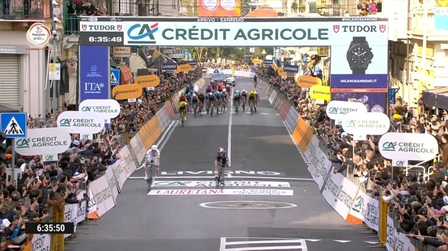 Tadej Pogacar en course lors de Milano-Sanremo