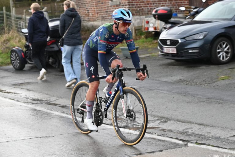 Yves Lampaert et Dylan van Baarle sur les pavés en Belgique