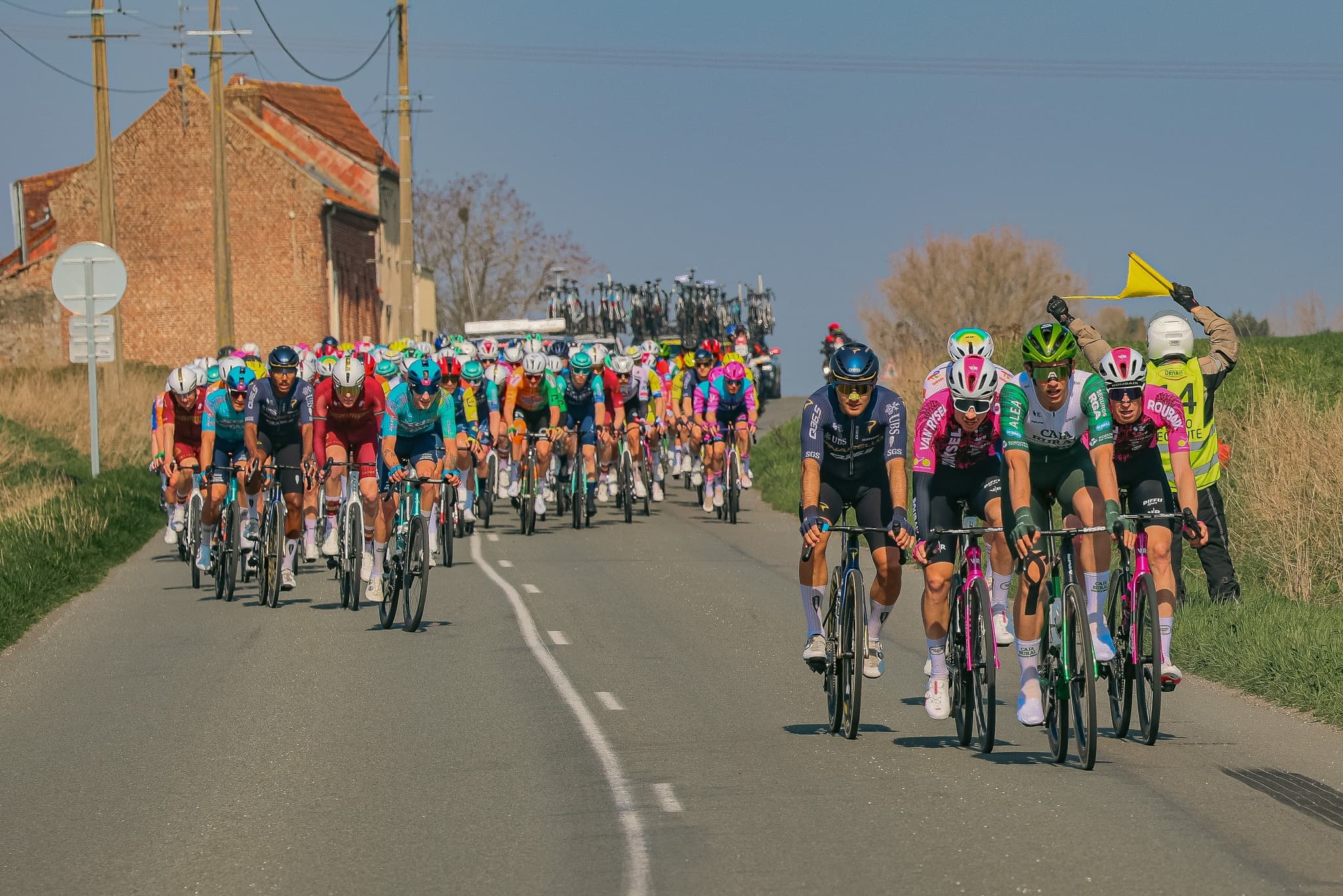 photo d'un peloton pour illustrer les résultats du jour