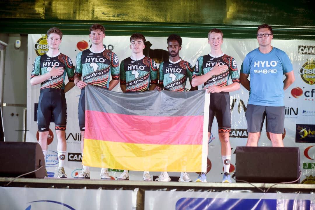 Bike Aid podium Tour du Bénin équipe présentation