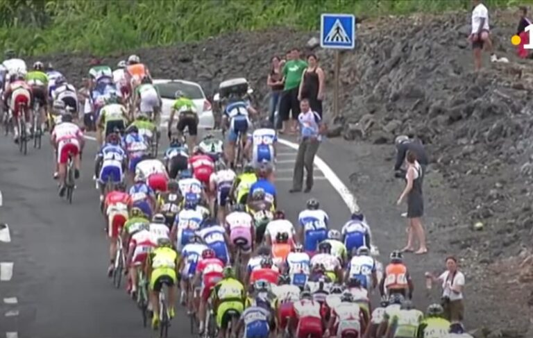 Tour de l’île de La Réunion peloton course cycliste