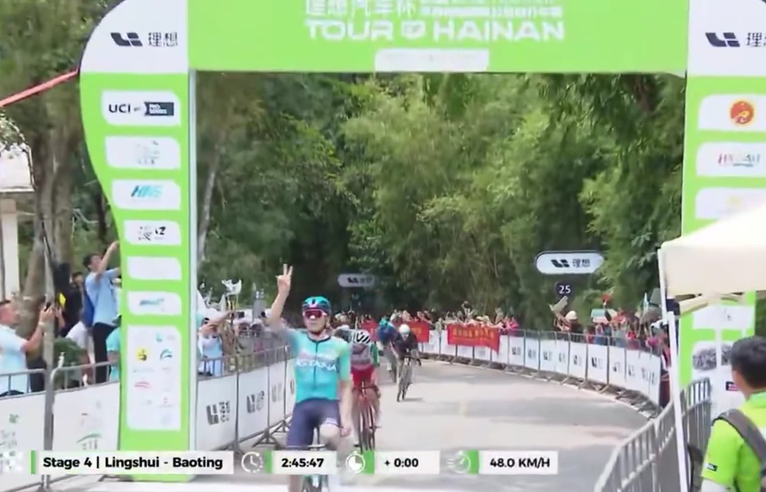 Thomas Silva après sa victoire sur la 4e étape du Tour of Hainan