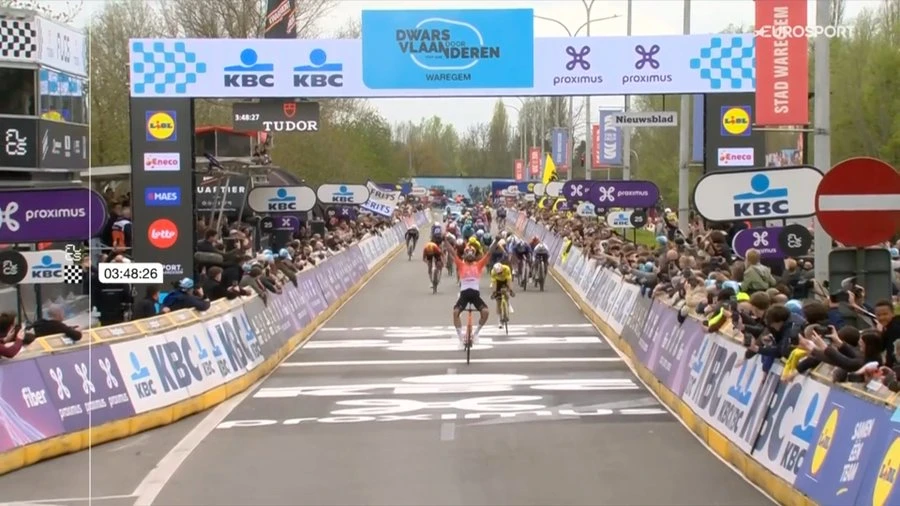 Filippo Ganna Dwars Door Vlaanderen victoire