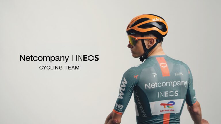 INEOS Grenadiers peloton course WorldTour