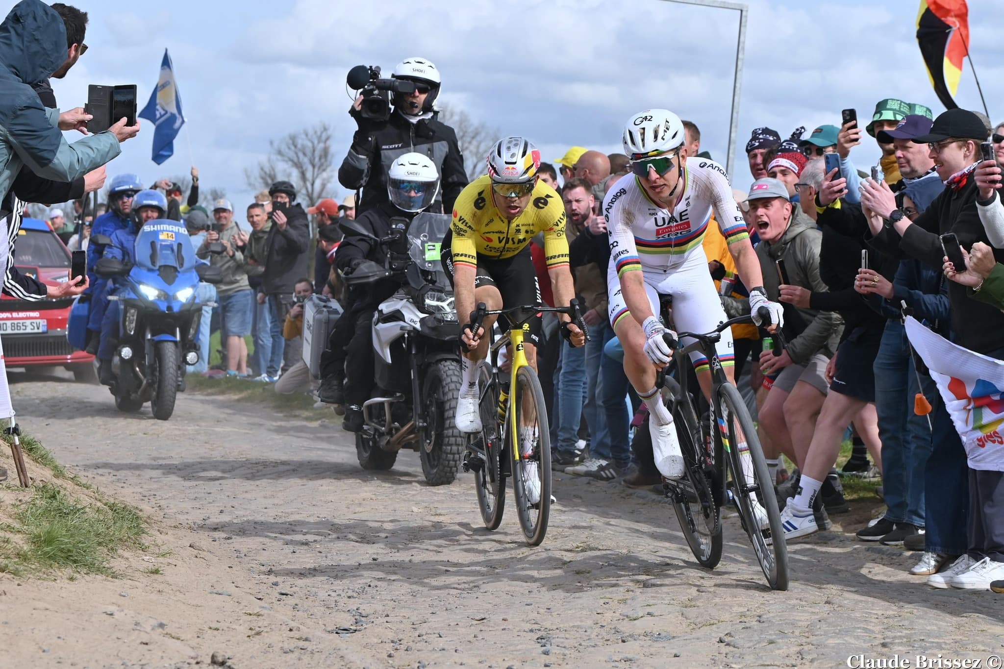 Paris-Roubaix 2026 secteur pavé peloton course