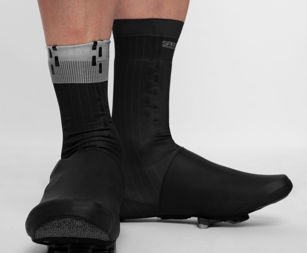 couvre-chaussures Spatzwear Windsock PRO en course avec Alpecin