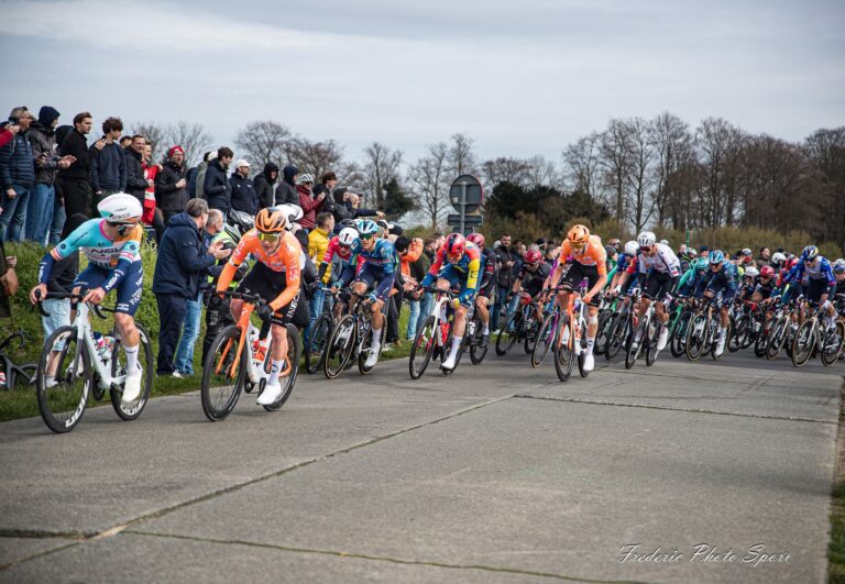 Jasper Stuyven avec le maillot Soudal Quick-Step avant le Tour des Flandres 2026