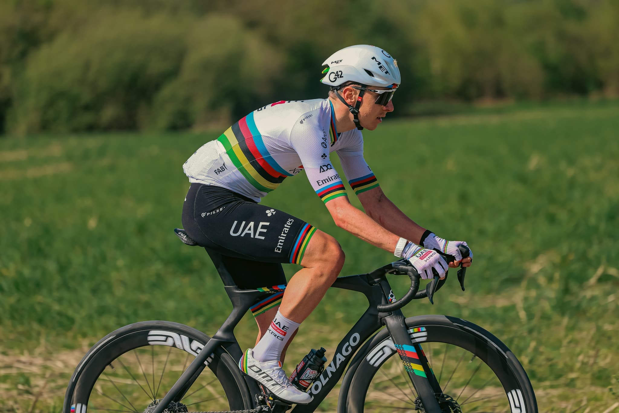 Tadej Pogacar lors d’une course avec UAE Team Emirates