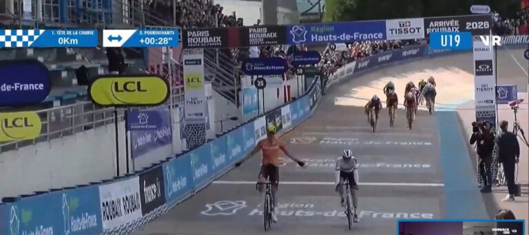 Thijs WIERSMA vainqueur Paris-Roubaix Juniors arrivée