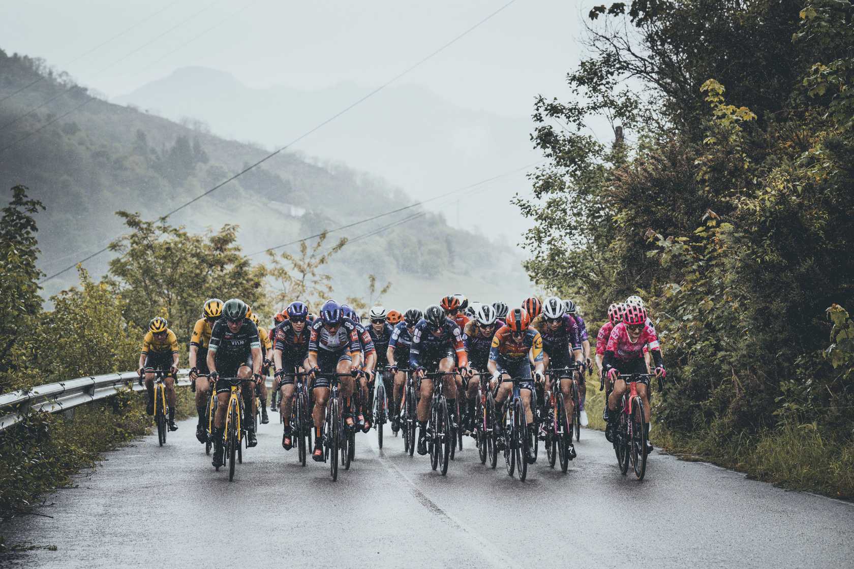 peloton féminin Vuelta España Femenina en course