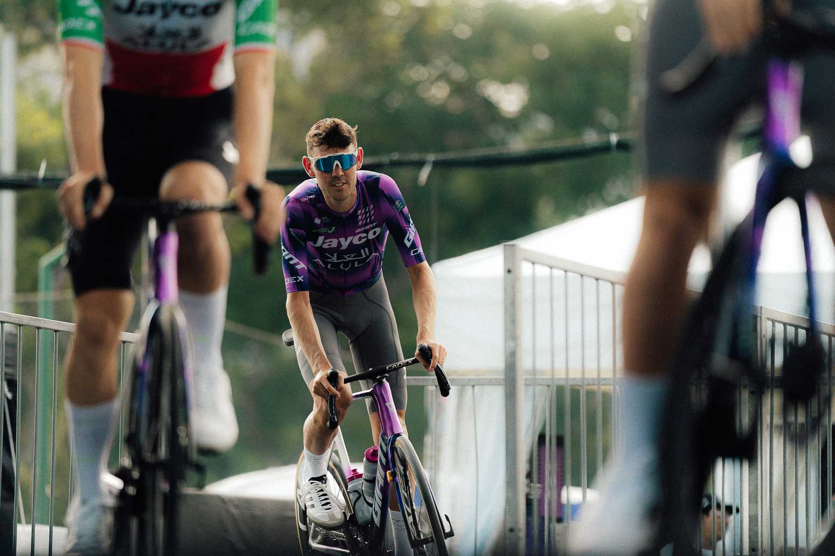 Ben O’Connor en course avec Team Jayco AlUla