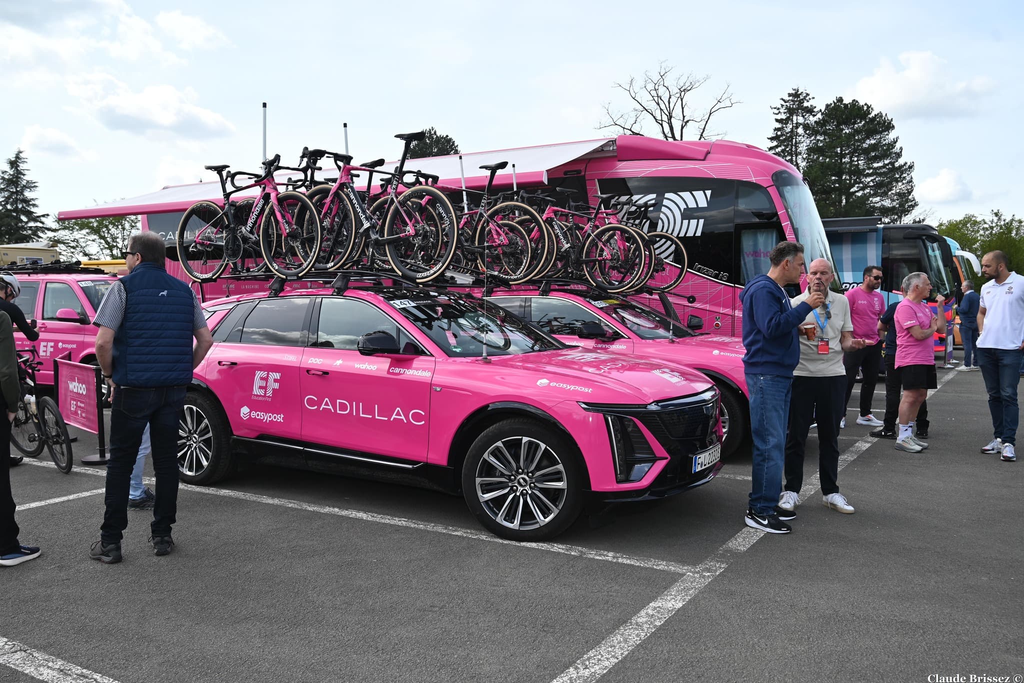 Les coureurs d’EF Education-EasyPost avant le départ du Giro d’Italia 2026.