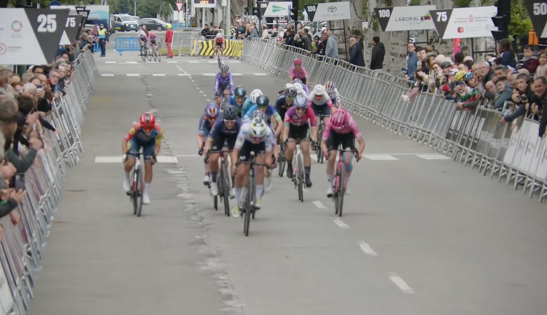 Cat Ferguson remporte la Navarra Elite Classics 2026 devant Ruby Roseman-Gannon