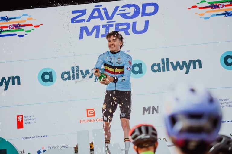 Kamiel Eeman vainqueur de la 3e étape de la Peace Race 2026 devant Adam Rafferty et Richard Riska.