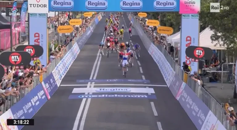 Lorena Wiebes remporte la 1re étape du Giro d’Italia Women 2026 devant Elisa Balsamo et Lara Gillespie.