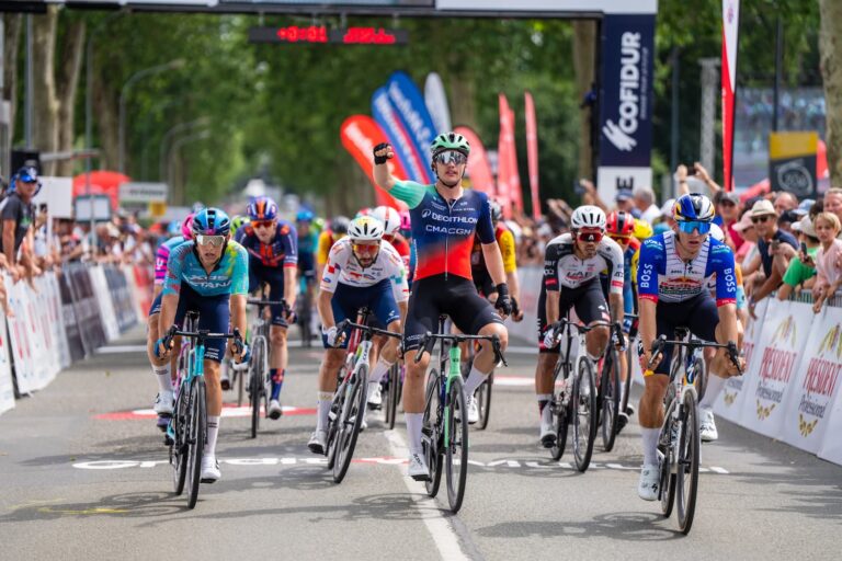 Olav Kooij vainqueur de la 1re étape des Boucles de la Mayenne