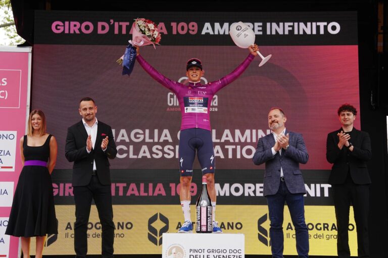 Paul Magnier lors du Giro d’Italia, leader du classement par points après la première étape.