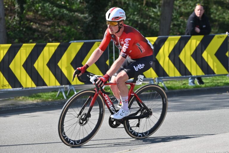Milan Menten avec Lotto-Intermarché sur une course cycliste