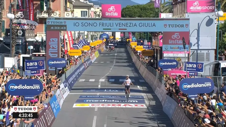 Jhonatan Narvaez a remporté la 11e étape du Giro d’Italia.