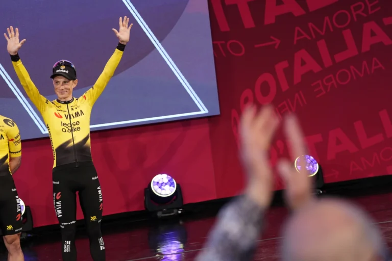 Jonas Vingegaard, engagé sur le Giro d’Italia 2026 avec Team Visma | Lease a Bike
