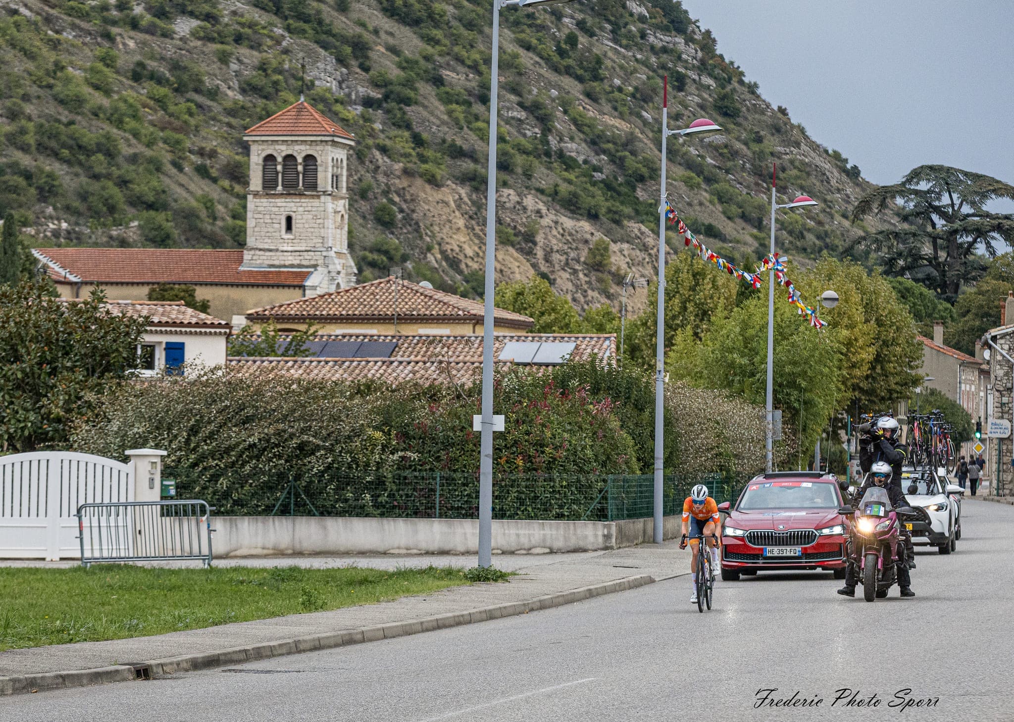 Demi Vollering avec le maillot de l’équipe FDJ-SUEZ
