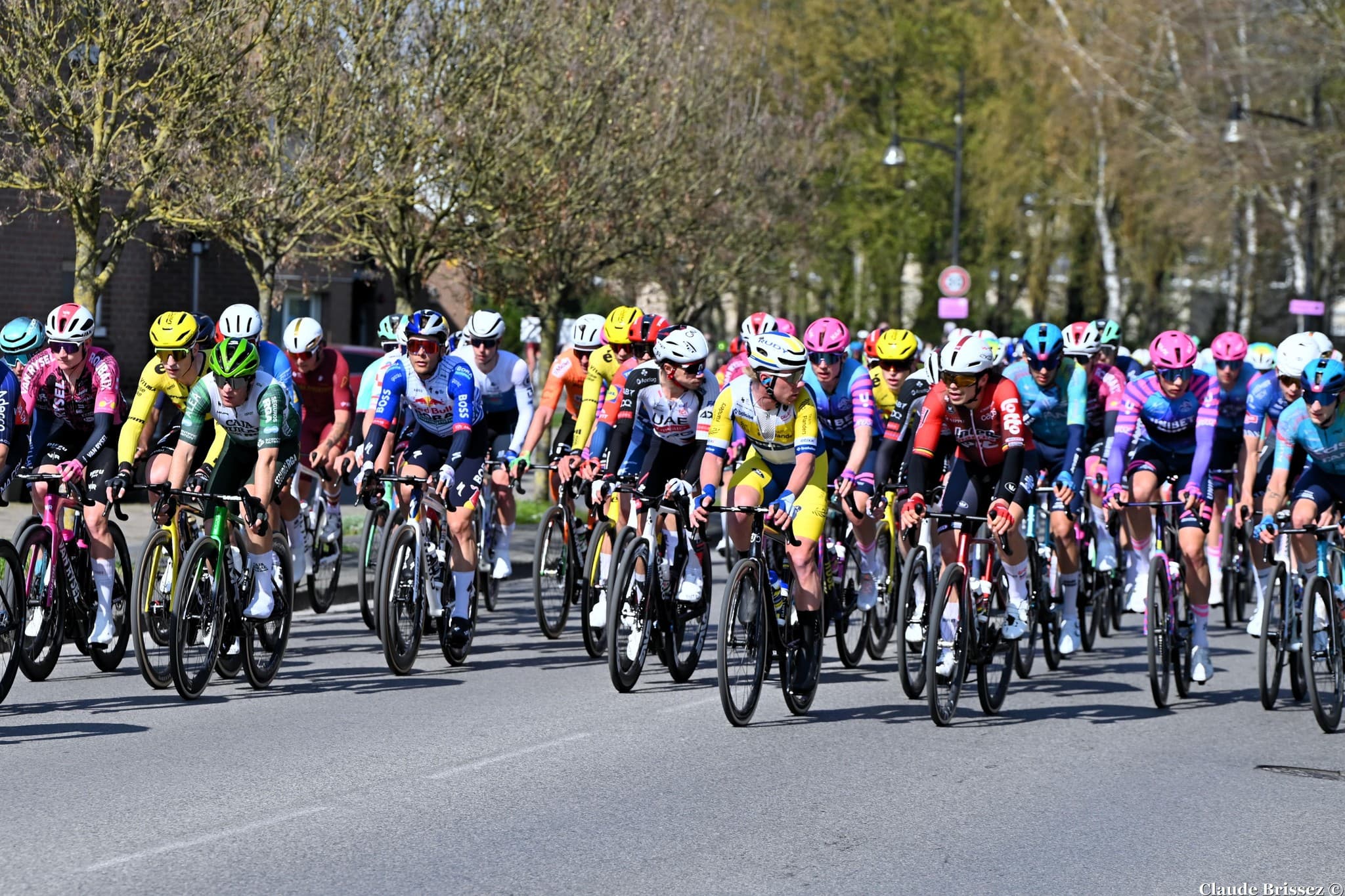 Peloton en course lors d’une épreuve cycliste professionnelle en France