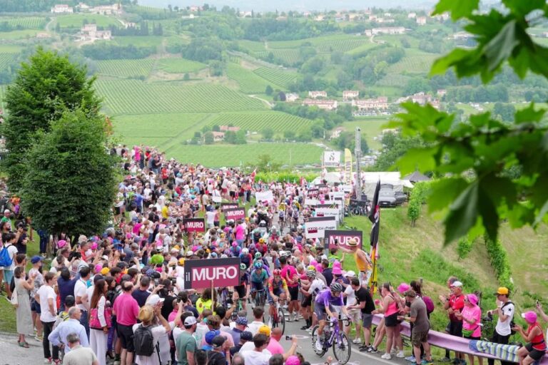 Profil montagneux de la 19e étape du Giro d’Italia avec plusieurs ascensions au programme.