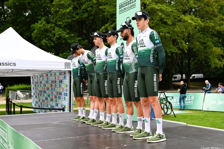 Fernando Gaviria avec Caja Rural Seguros RGA avant le Tour de France