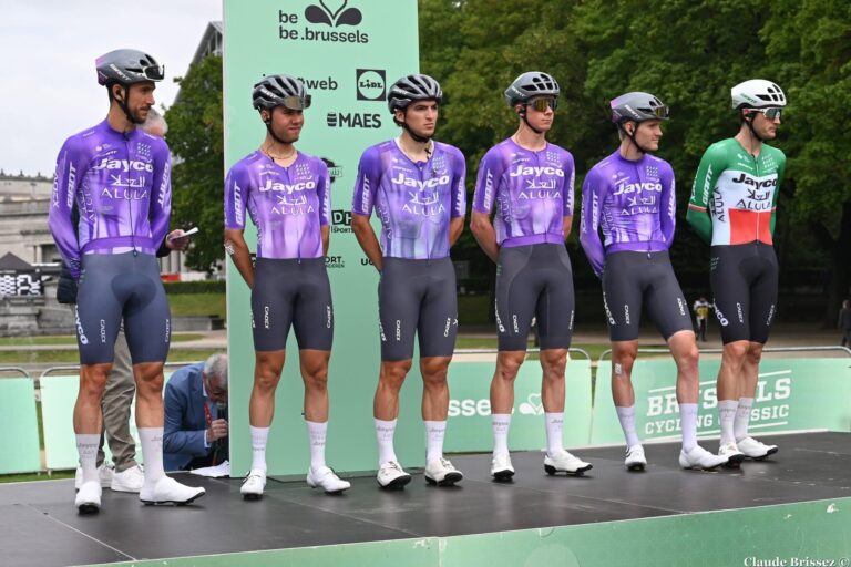 Michael Matthews et Ben O’Connor mènent la sélection Team Jayco AlUla pour le Tour de France