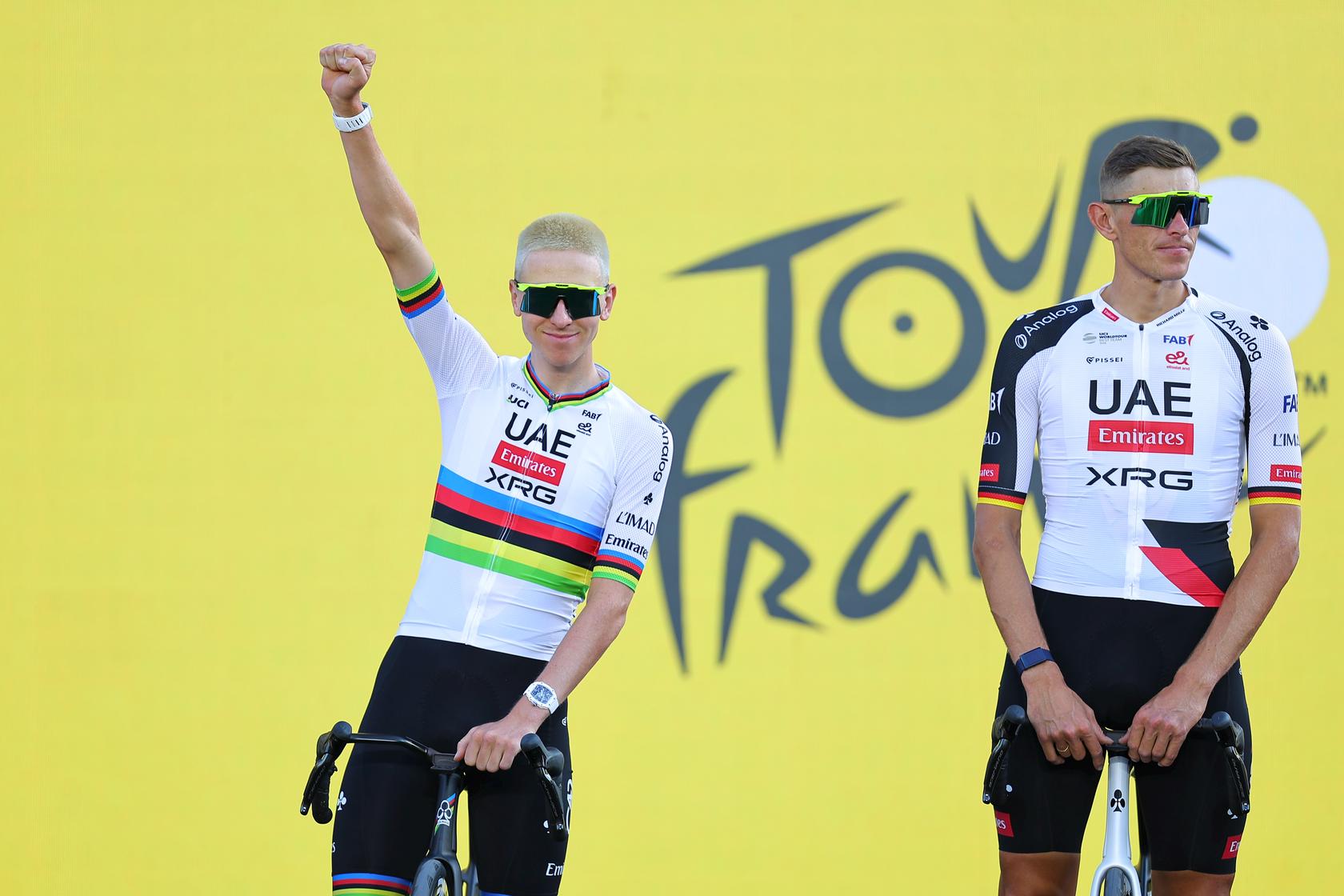 Tadej Pogacar avec le dossard 1 au départ du Tour de France